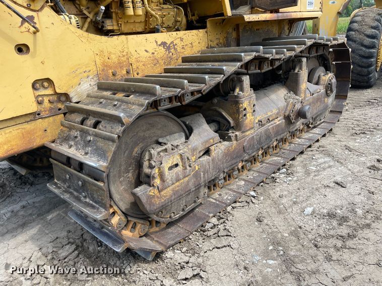 image for item MU9085 1977 Caterpillar D9H  crawler tractor
