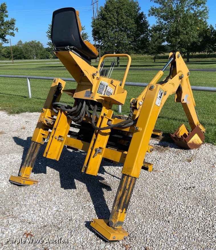 image for item MU9088 Bradco 112255  backhoe attachment