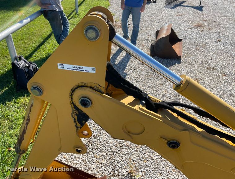 image for item MU9088 Bradco 112255  backhoe attachment