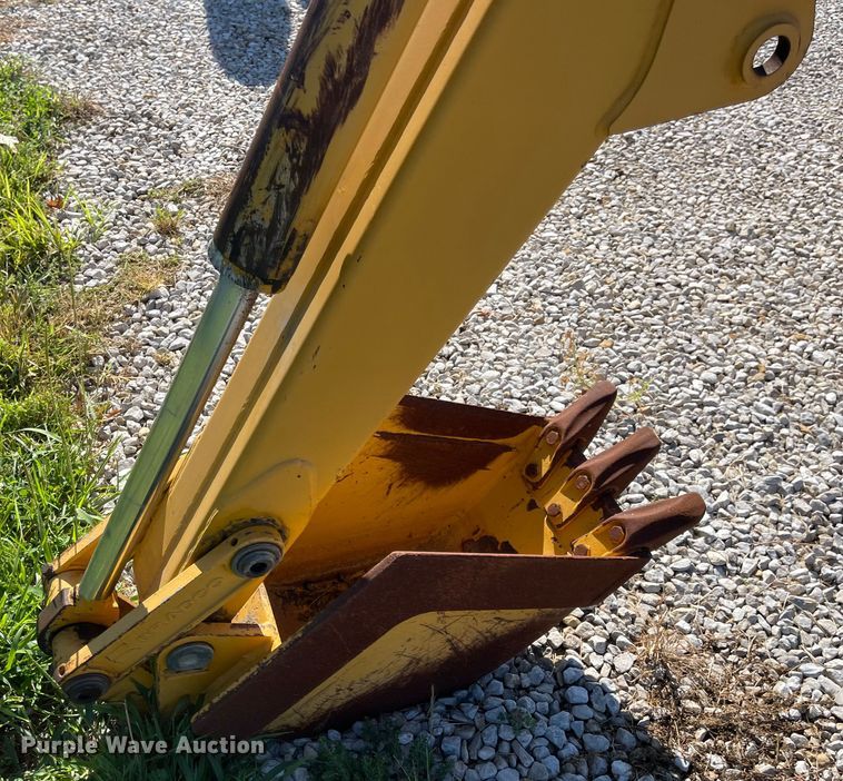 image for item MU9088 Bradco 112255  backhoe attachment