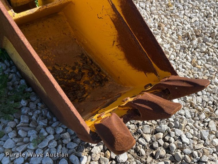 image for item MU9088 Bradco 112255  backhoe attachment