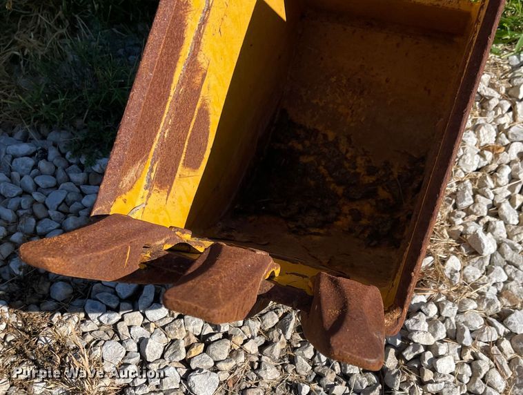 image for item MU9088 Bradco 112255  backhoe attachment