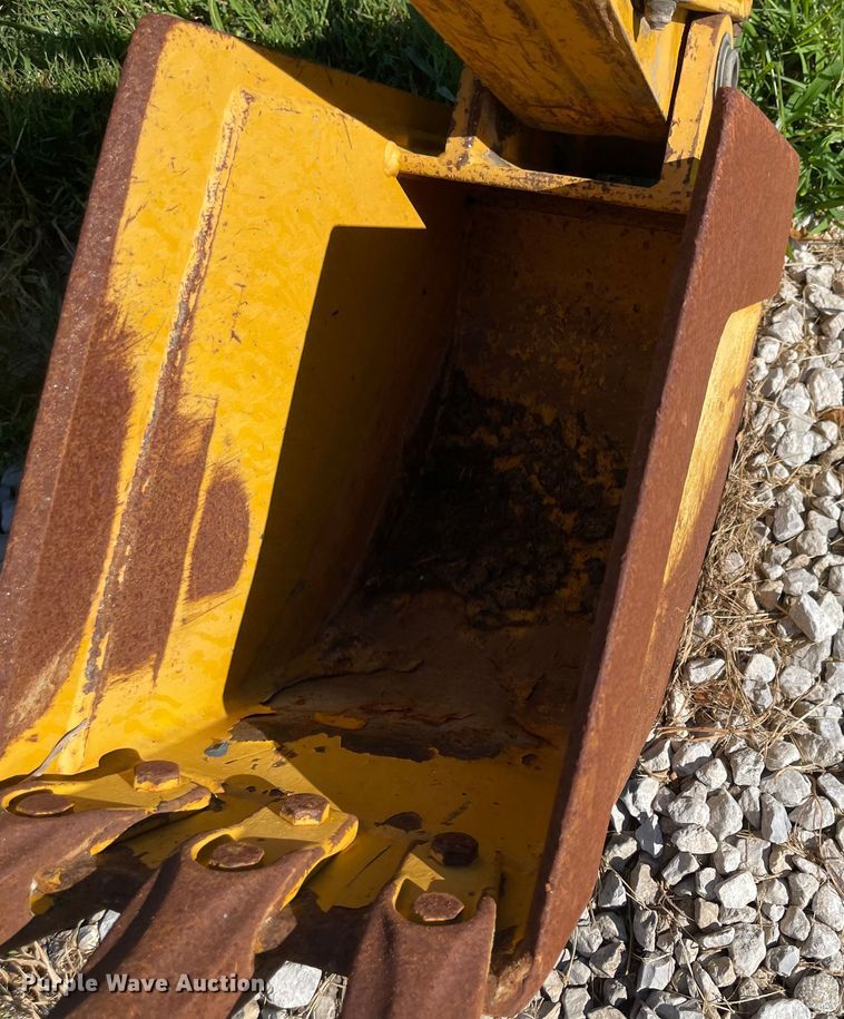 image for item MU9088 Bradco 112255  backhoe attachment