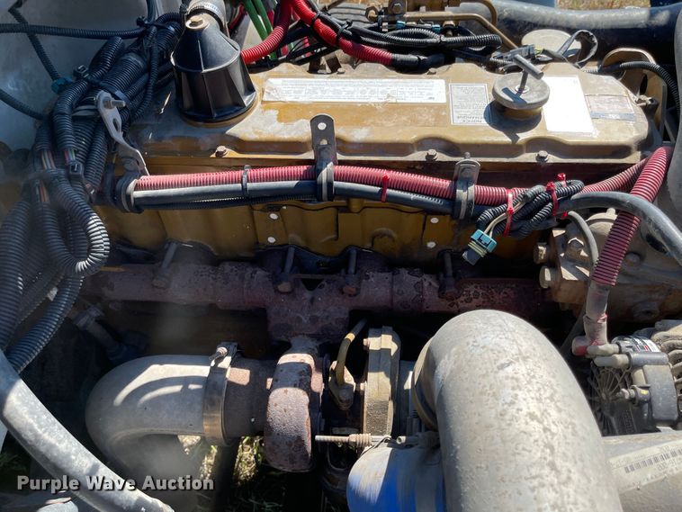 image for item MU9091 2002 Freightliner FL70  utility / service truck