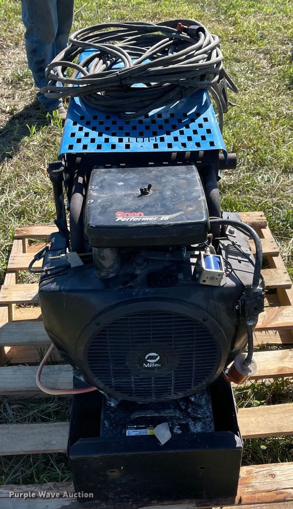 image for item MU9092 Miller Bobcat 225G  welder/generator