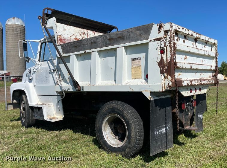 image for item MU9093 1975 Ford 700  dump truck