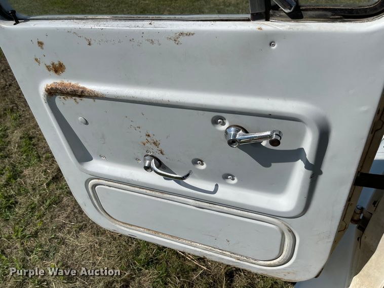 image for item MU9093 1975 Ford 700  dump truck