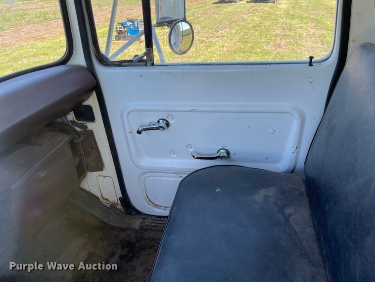 image for item MU9093 1975 Ford 700  dump truck