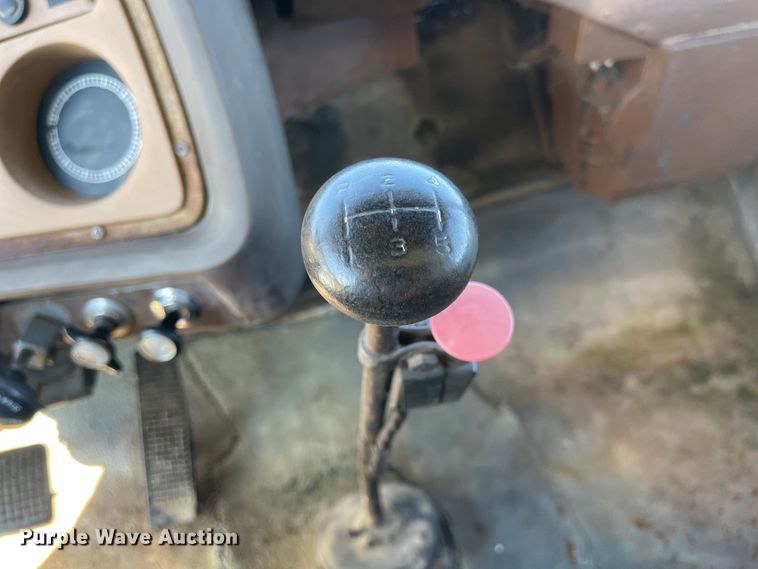 image for item MU9093 1975 Ford 700  dump truck