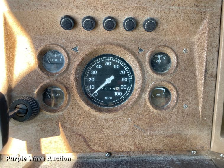 image for item MU9093 1975 Ford 700  dump truck