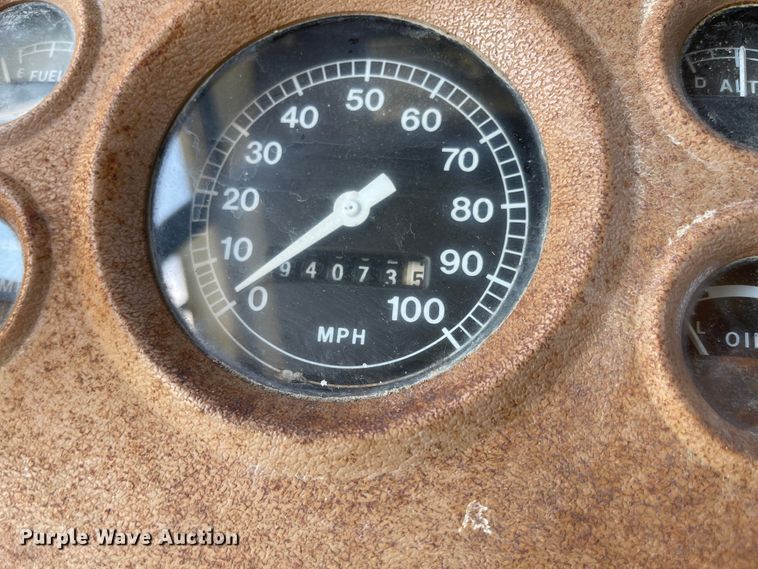 image for item MU9093 1975 Ford 700  dump truck