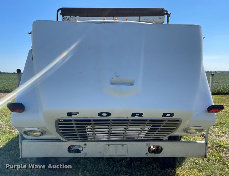 image for item MU9093 1975 Ford 700  dump truck