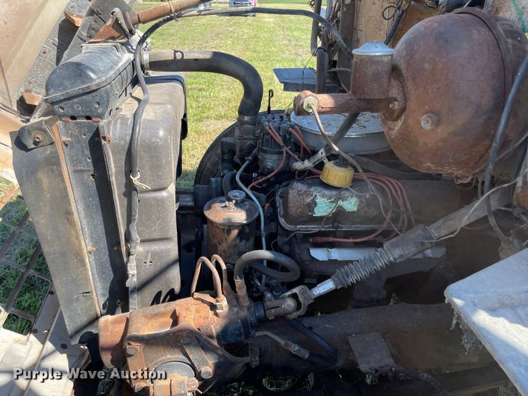 image for item MU9093 1975 Ford 700  dump truck