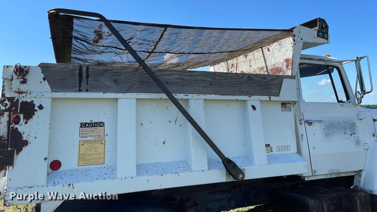 image for item MU9093 1975 Ford 700  dump truck