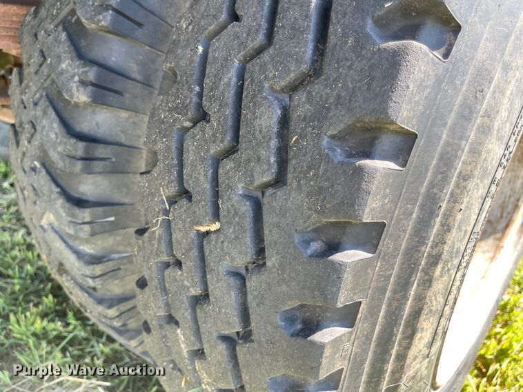 image for item MU9093 1975 Ford 700  dump truck