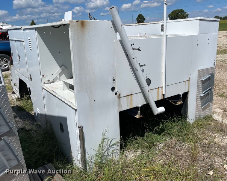 image for item MU9094 Service bed