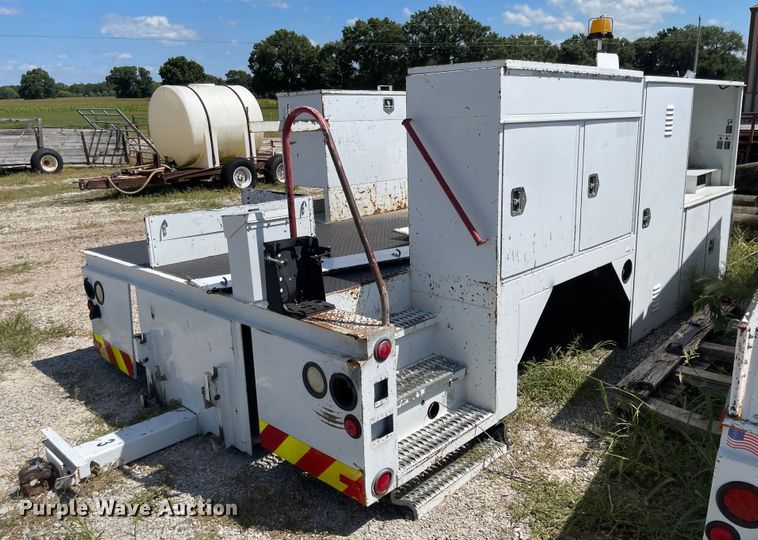 image for item MU9094 Service bed