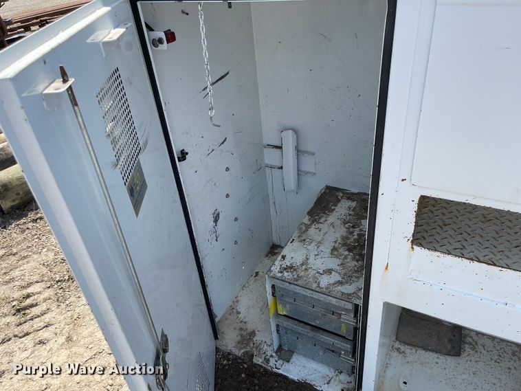 image for item MU9094 Service bed