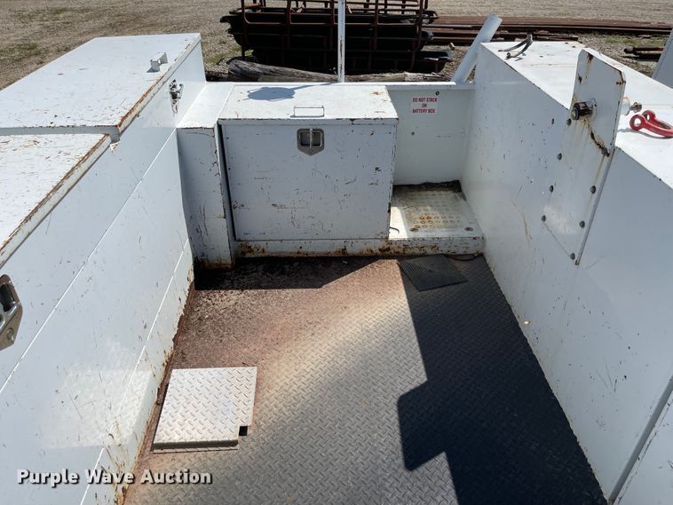 image for item MU9094 Service bed