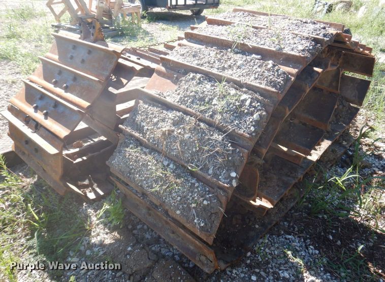 image for item MU9731 Dozer undercarriage parts