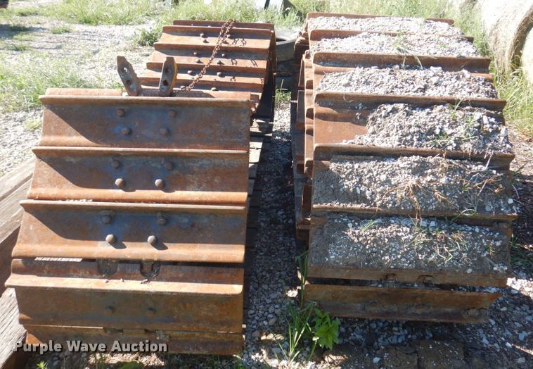 image for item MU9731 Dozer undercarriage parts