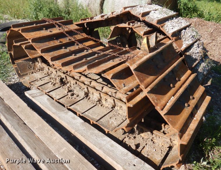 image for item MU9731 Dozer undercarriage parts