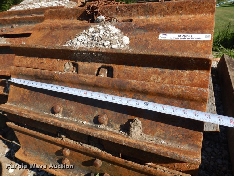 image for item MU9731 Dozer undercarriage parts