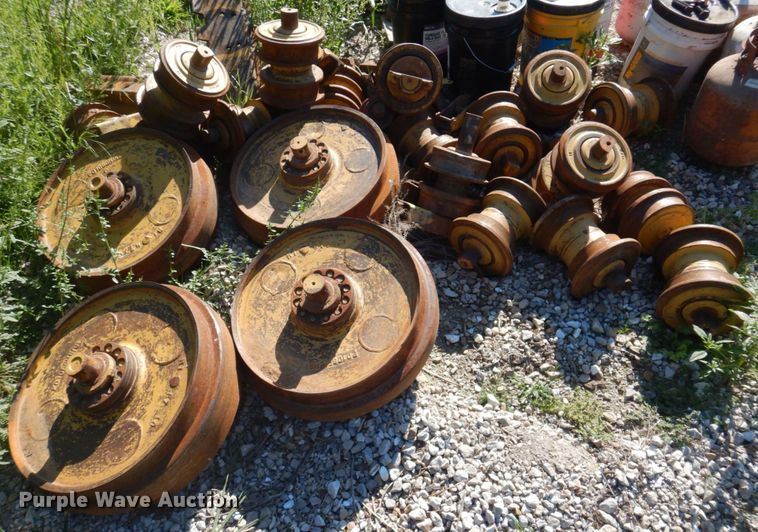 image for item MU9731 Dozer undercarriage parts