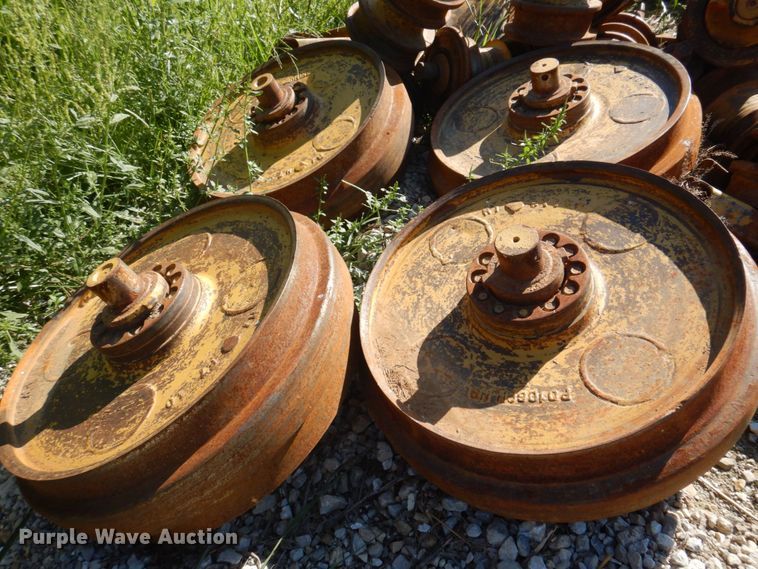 image for item MU9731 Dozer undercarriage parts