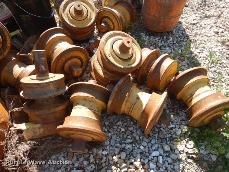 image for item MU9731 Dozer undercarriage parts