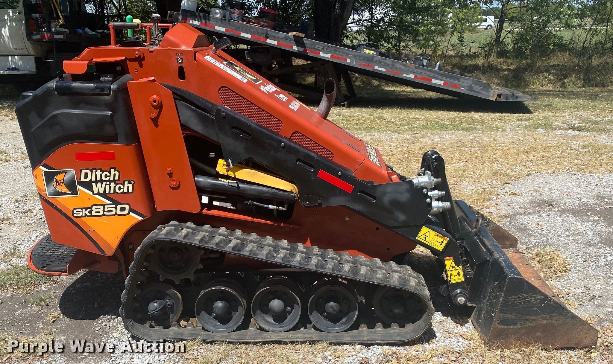 2015 Ditch Witch SK850 compact utility loader in Bixby, OK Item