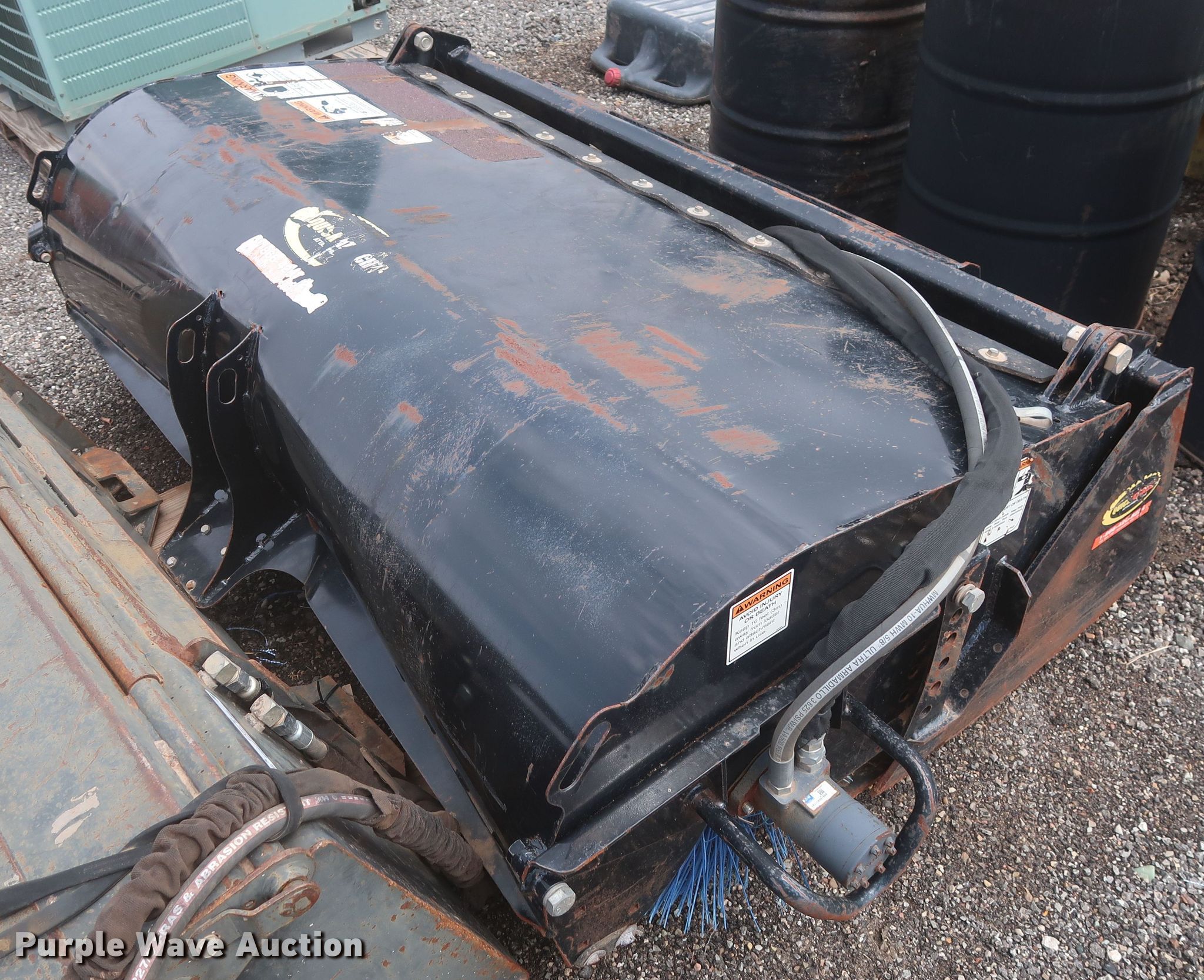 Quick Attach skid steer sweeper in Moore, OK | Item LK9173 sold ...