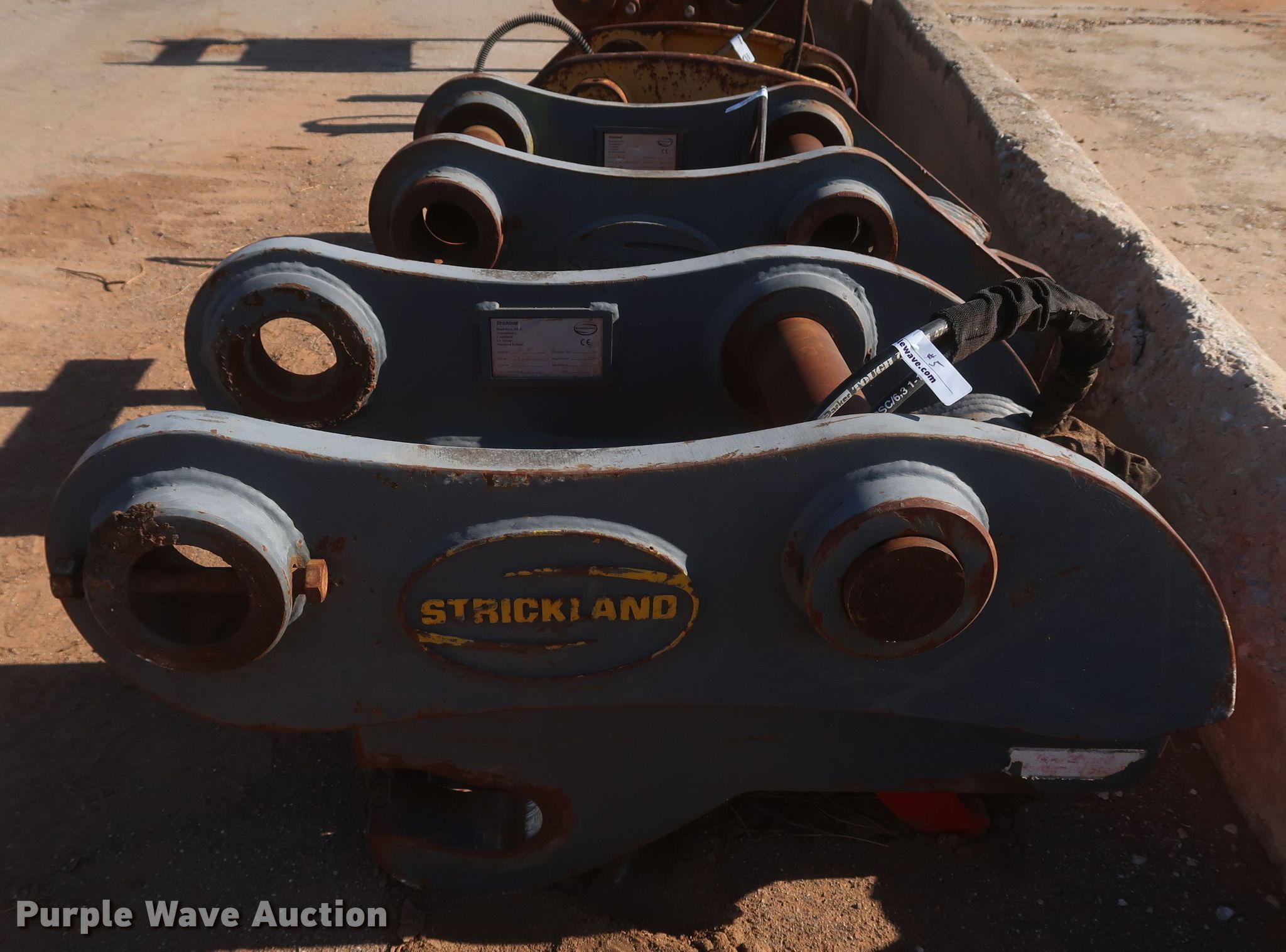 2016 Strickland SK260 quick coupler in Oklahoma City, OK Item LP9005