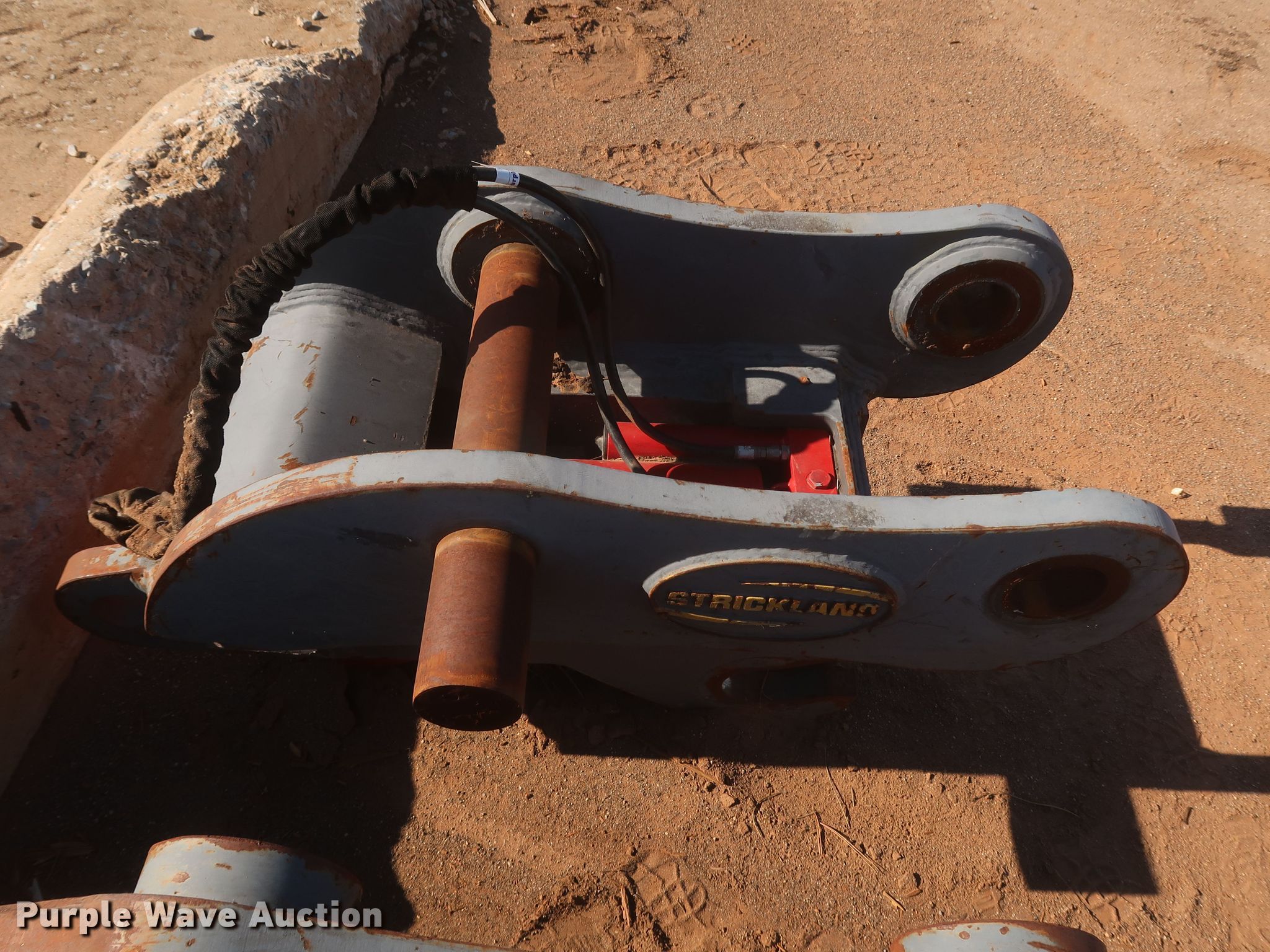 2016 Strickland SK260 quick coupler in Oklahoma City, OK Item LP9005