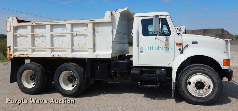 image for item DB7835 1998 International 4900  dump truck
