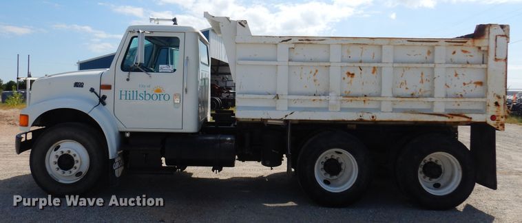 image for item DB7835 1998 International 4900  dump truck