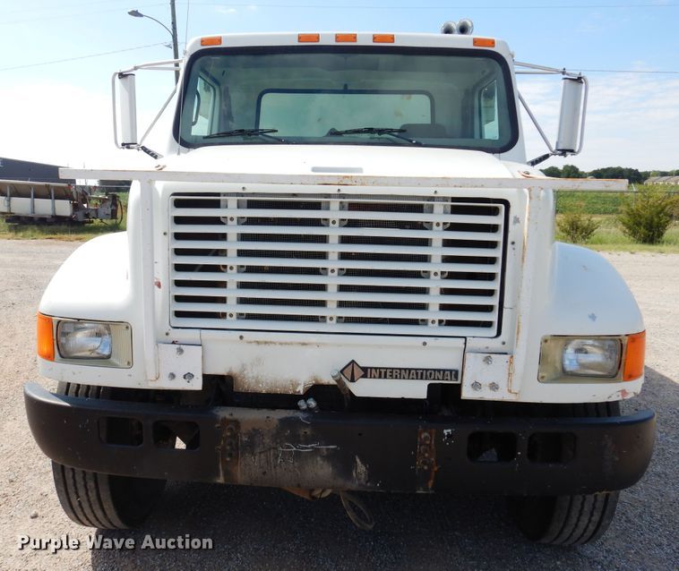 image for item DB7835 1998 International 4900  dump truck