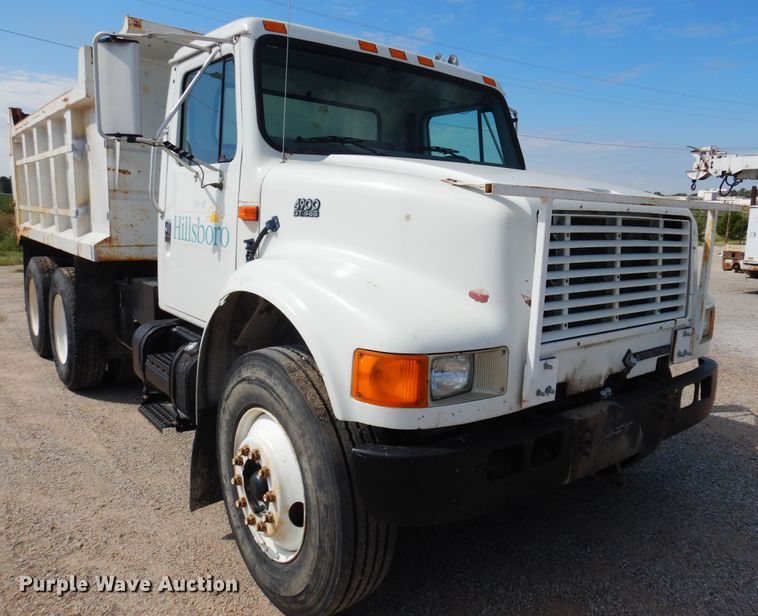 image for item DB7835 1998 International 4900  dump truck