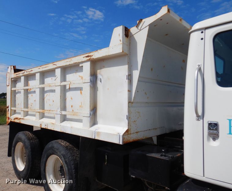 image for item DB7835 1998 International 4900  dump truck