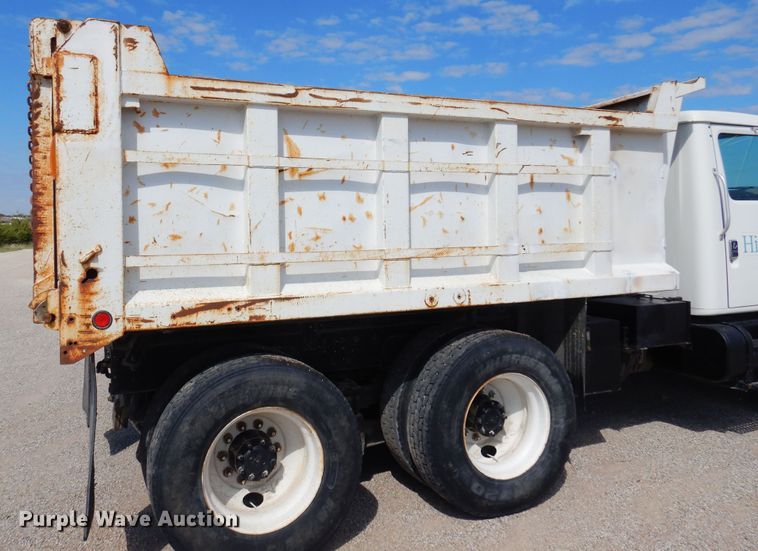 image for item DB7835 1998 International 4900  dump truck