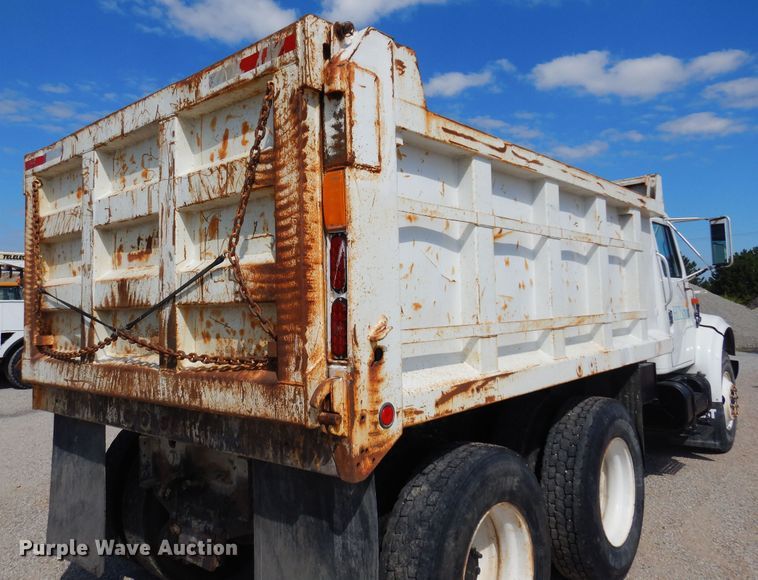 image for item DB7835 1998 International 4900  dump truck