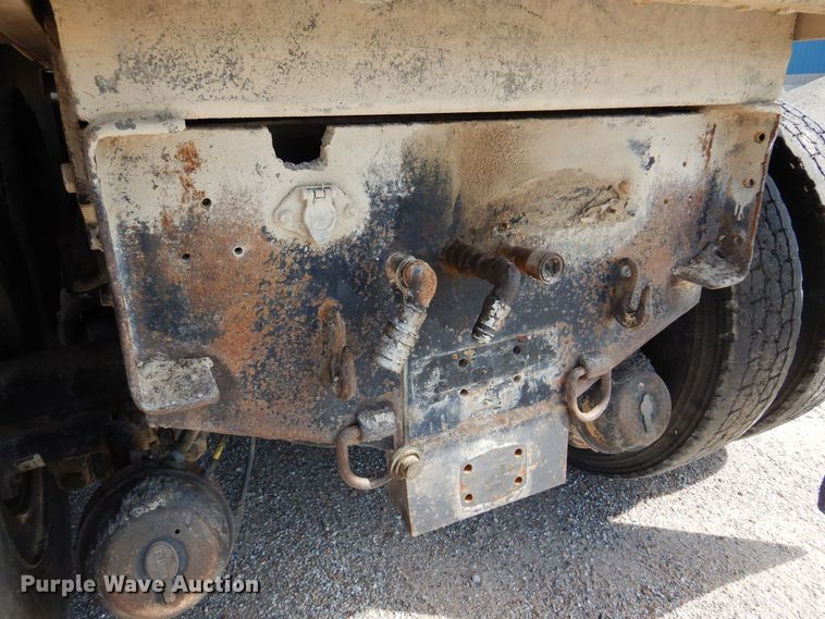 image for item DB7835 1998 International 4900  dump truck