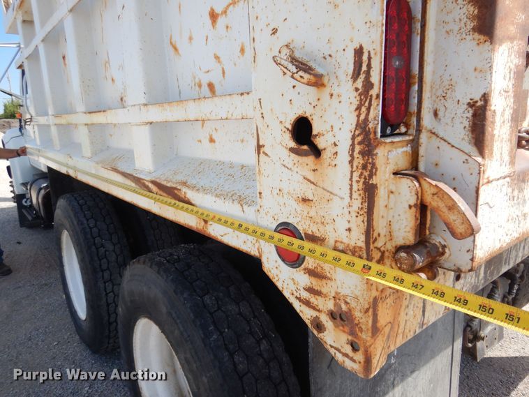 image for item DB7835 1998 International 4900  dump truck