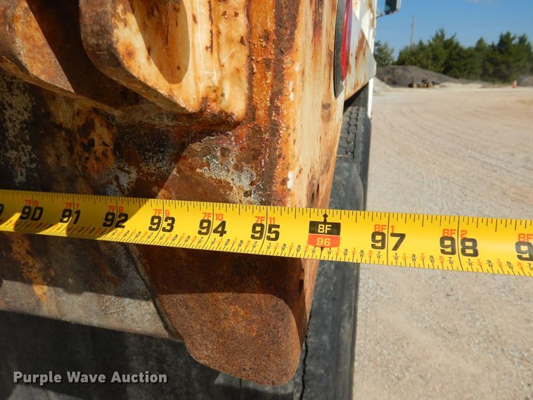 image for item DB7835 1998 International 4900  dump truck