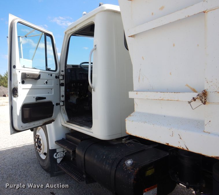 image for item DB7835 1998 International 4900  dump truck