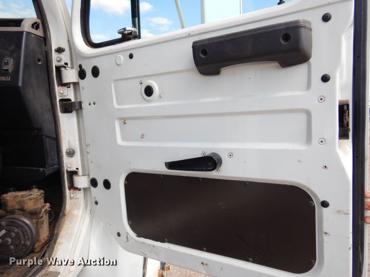 image for item DB7835 1998 International 4900  dump truck