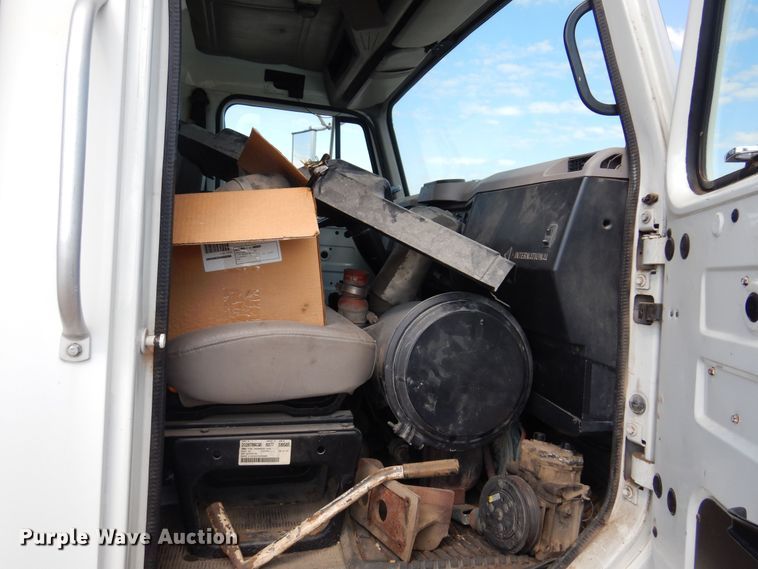 image for item DB7835 1998 International 4900  dump truck