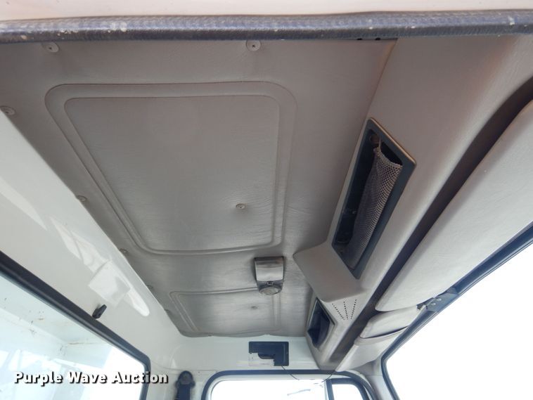 image for item DB7835 1998 International 4900  dump truck