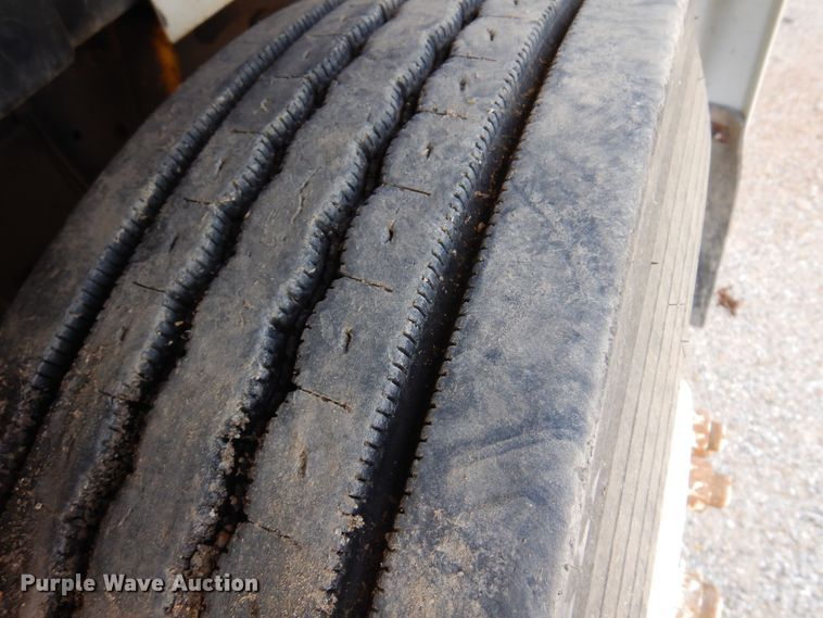 image for item DB7835 1998 International 4900  dump truck