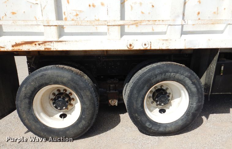 image for item DB7835 1998 International 4900  dump truck